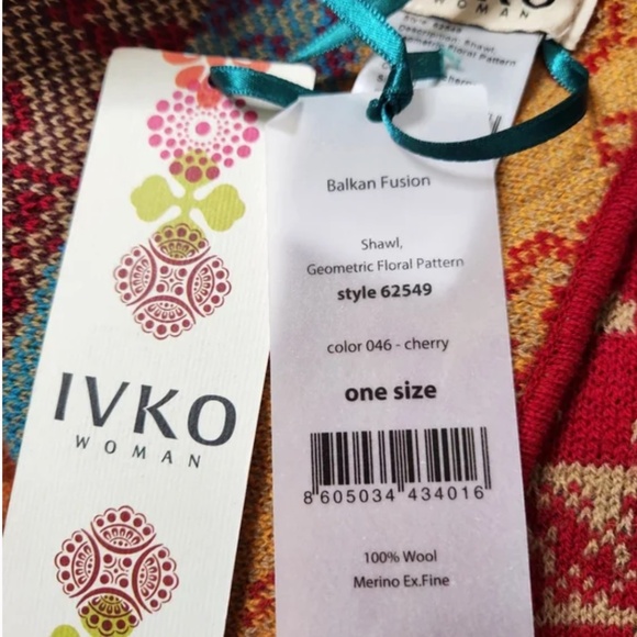 NWT IVKO Woman Red Jacquard-knit Geometric Folk Floral Pattern Shawl Scarf Wrap - Picture 9 of 11